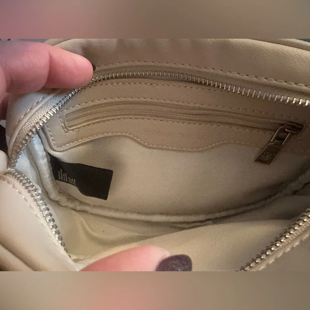 Badgley Mischka Ivory Quilted Crossbody Camera Bag Chain Strap Chic - Picture 3 of 8